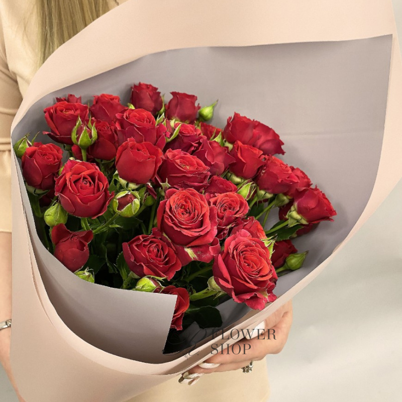 Букет с кустовой розой «Песня о любви»