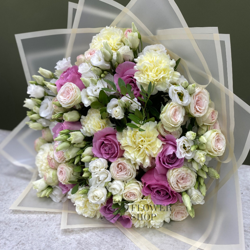 Букет с эустомами «Солнечный»