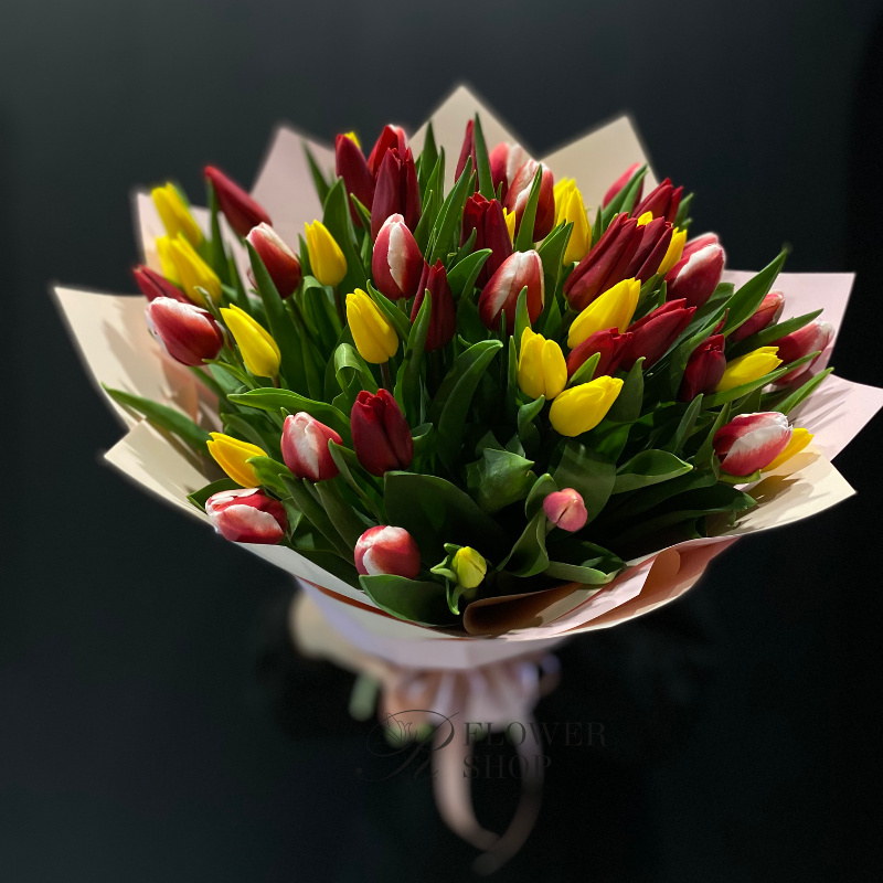 51 тюльпан в оформлении 